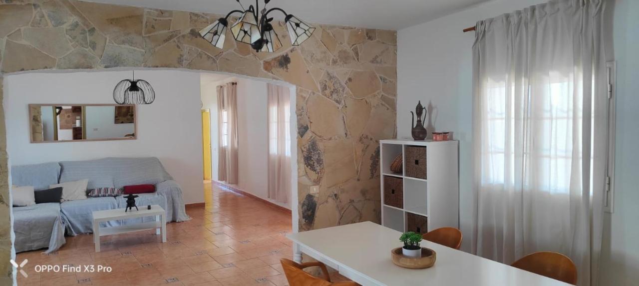 4 Family Home With Pool, Fuerteventura-Gran Tarajal Juan Gopar Exterior photo